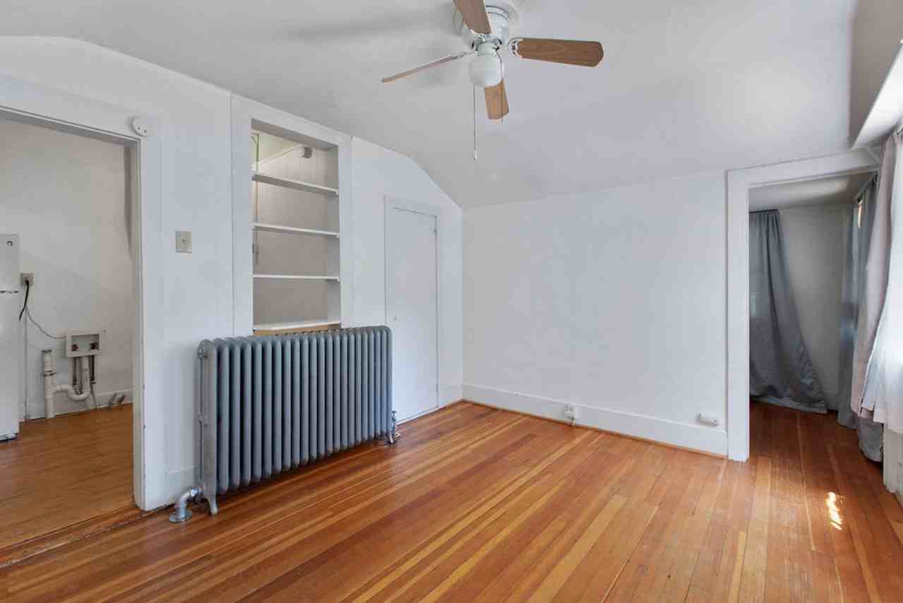 205 N Sherwood St - Photo 5 of 13