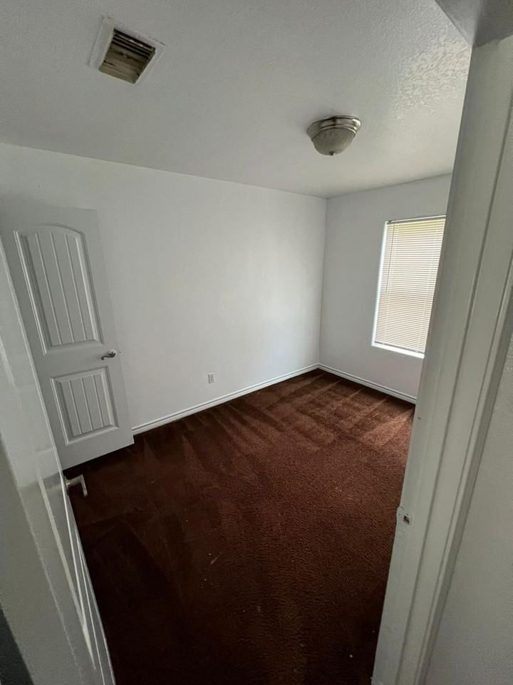 795 Devilleneuve St - Photo 2 of 13