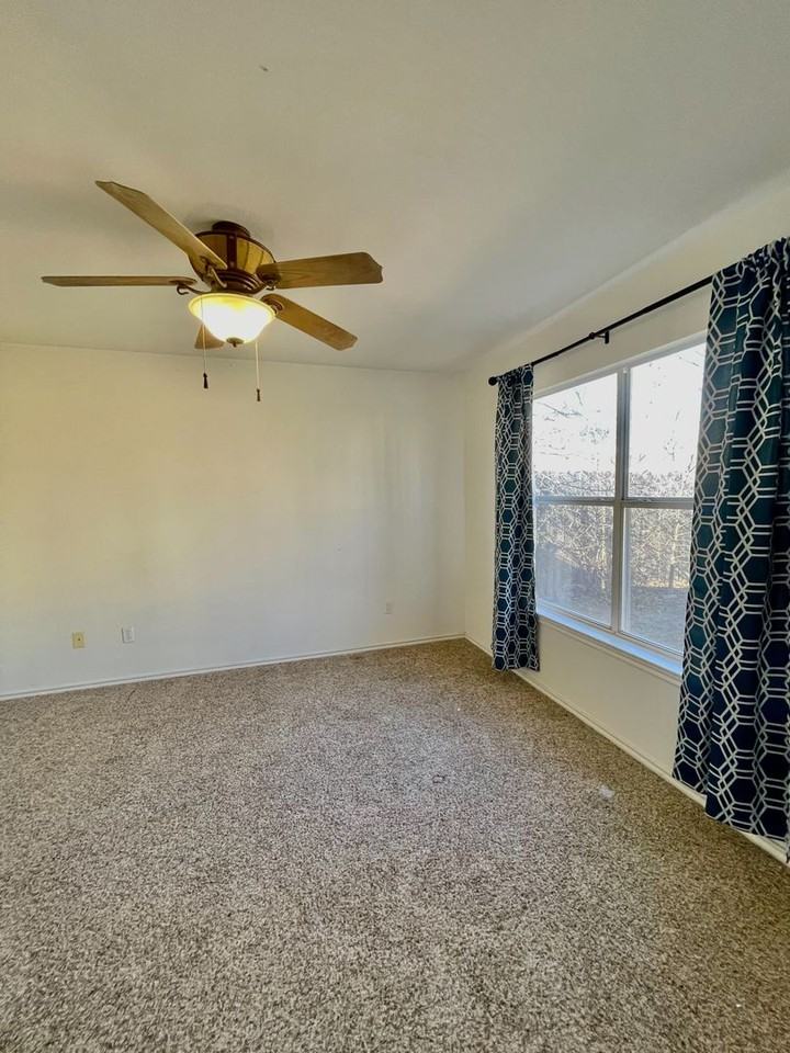 125 Amelia Ct - Photo 5 of 11