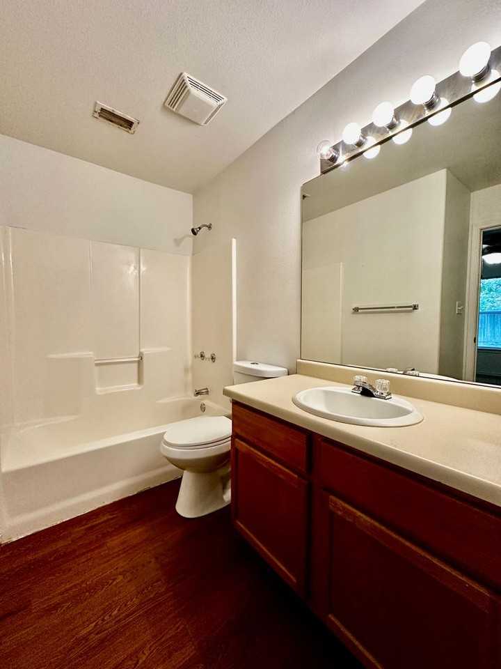 125 Amelia Ct - Photo 6 of 11