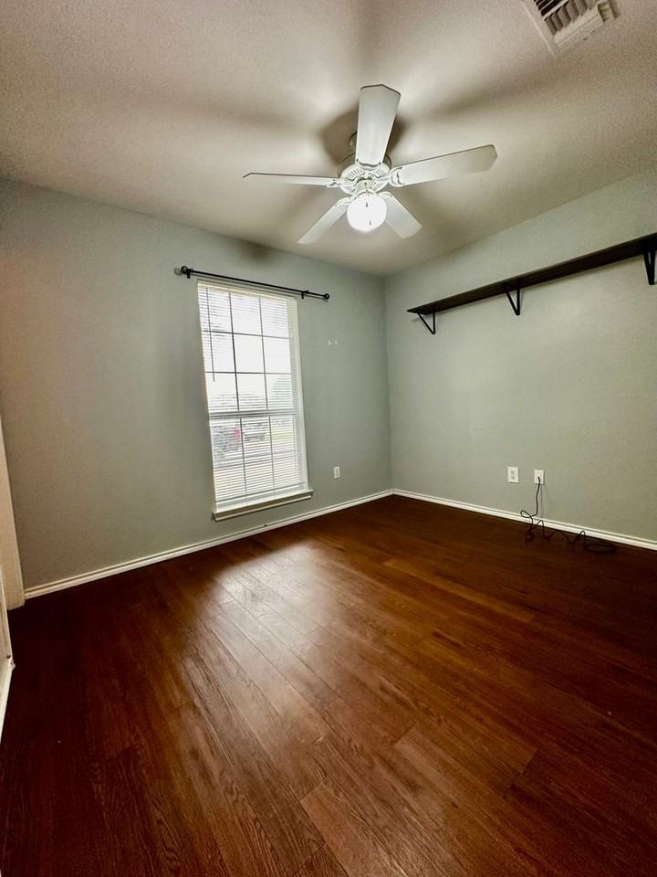 125 Amelia Ct - Photo 7 of 11