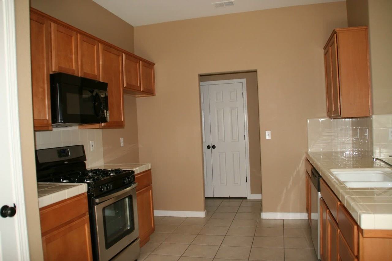 3617 N Mendonca St - Photo 7 of 17