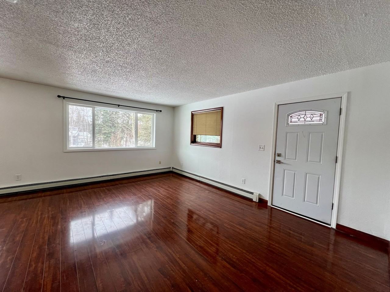 709/711 Waves Rd - Photo 2 of 18
