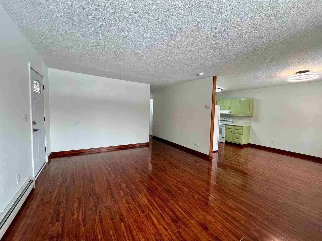 709/711 Waves Rd - Photo 3 of 18