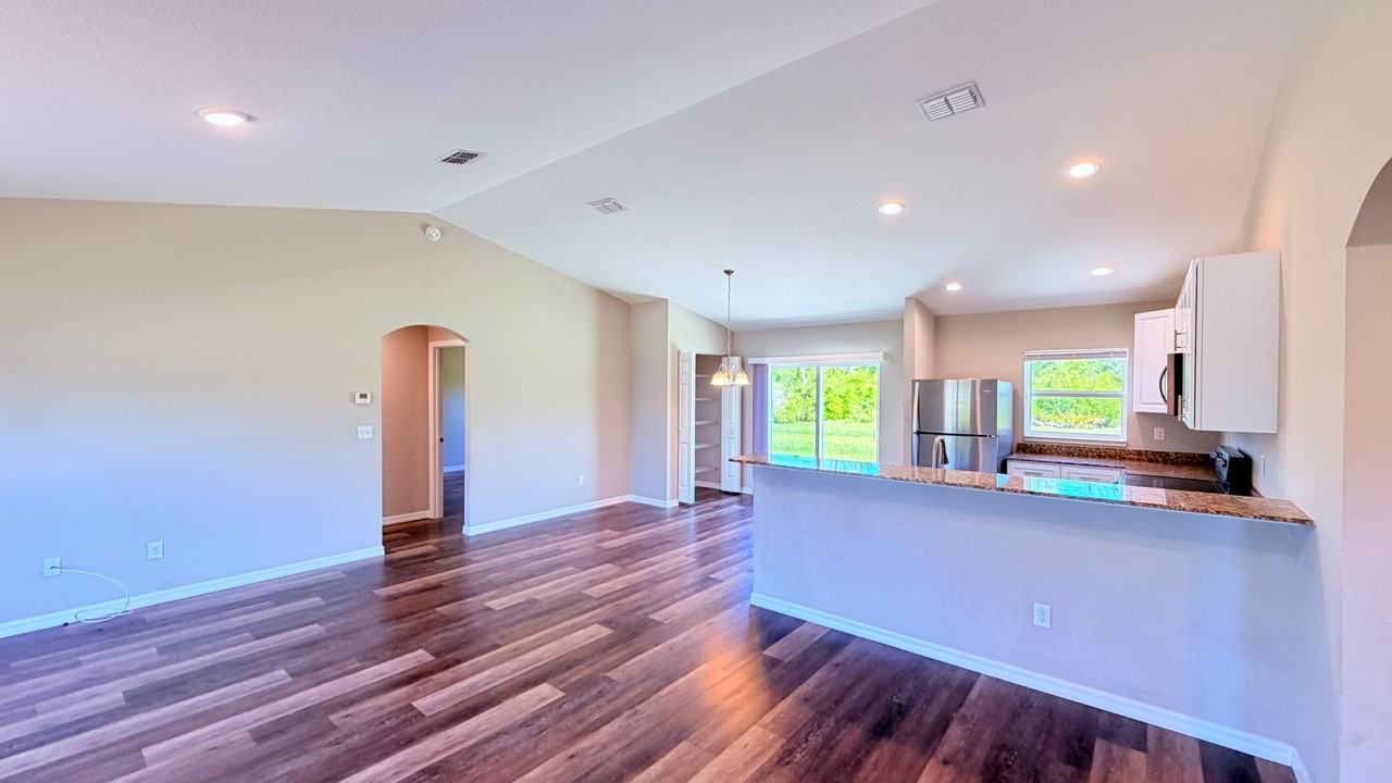 15629 Sw 46th Avenue Rd - Photo 4 of 34