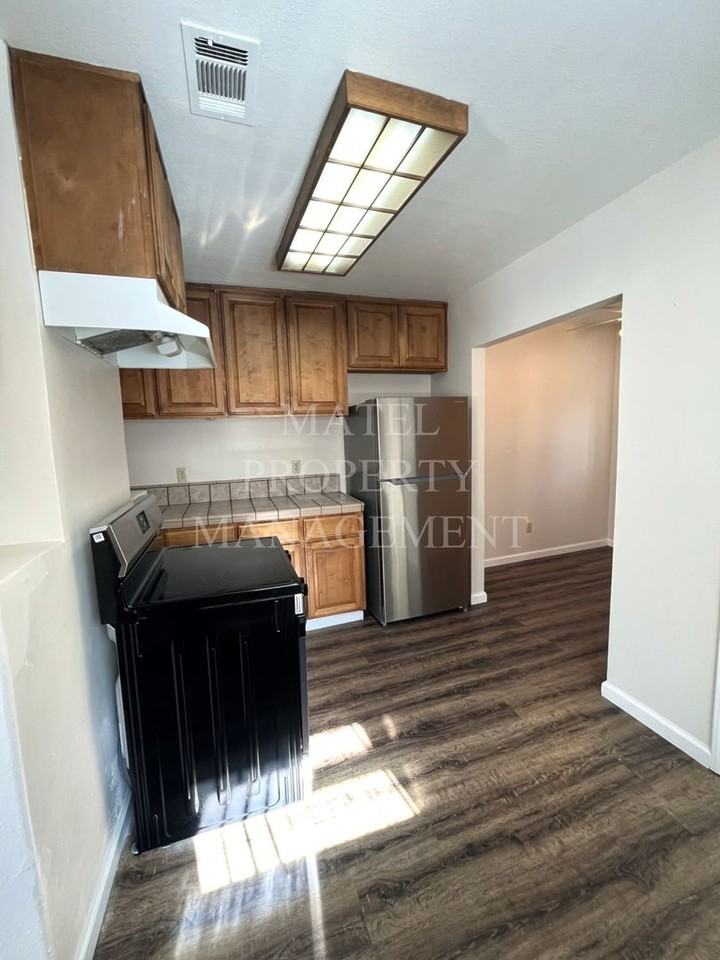 310 Davis St - Photo 4 of 14