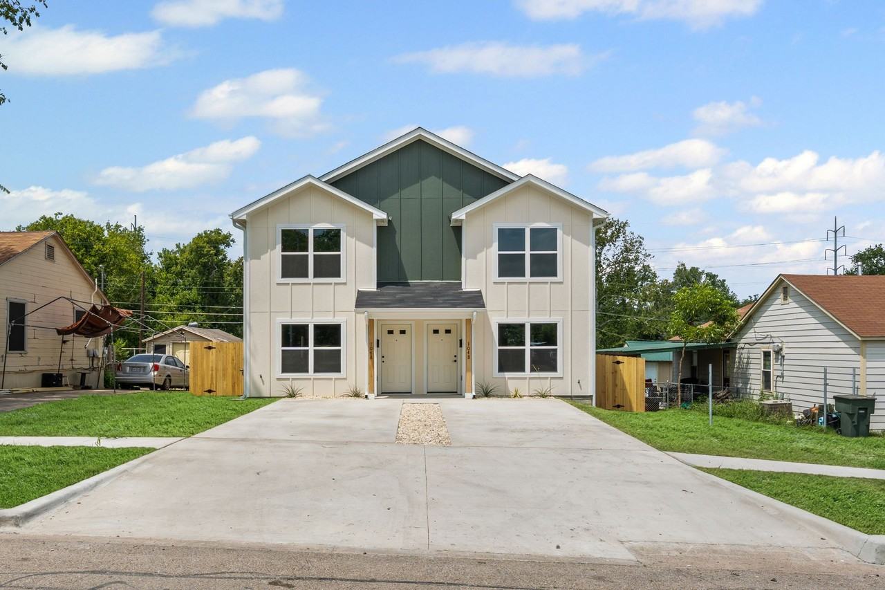 104 S 22nd St #B - Photo 3 of 29