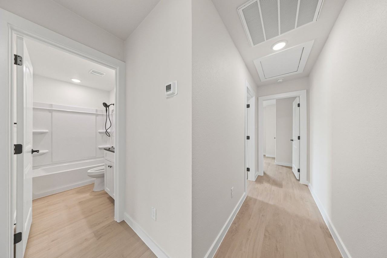 104 S 22nd St #B - Photo 6 of 29