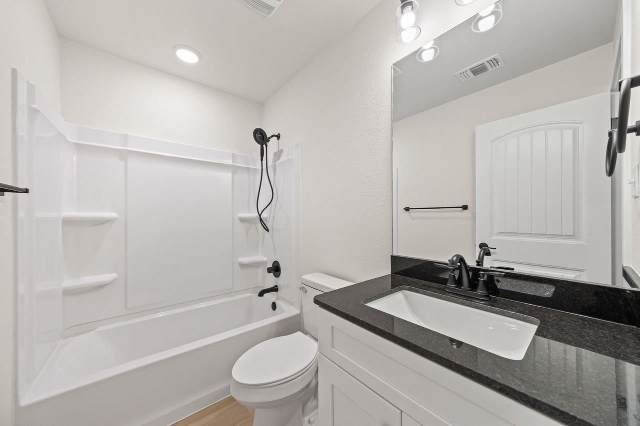 104 S 22nd St #B - Photo 7 of 29