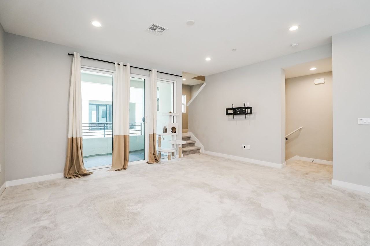 2117 Copper Walk - Photo 3 of 23