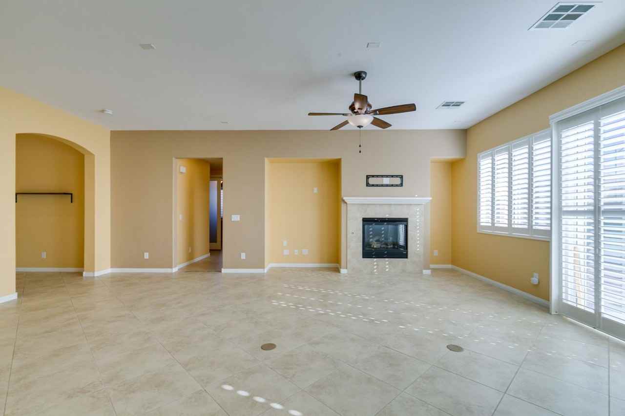 9917 Tradition Creek Ave - Photo 6 of 32