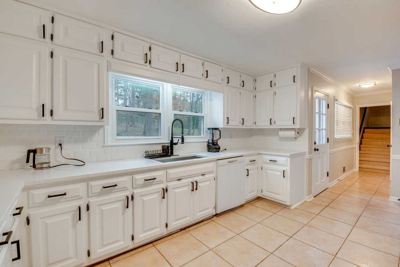 2093 Breconridge Dr Sw - Photo 4 of 32