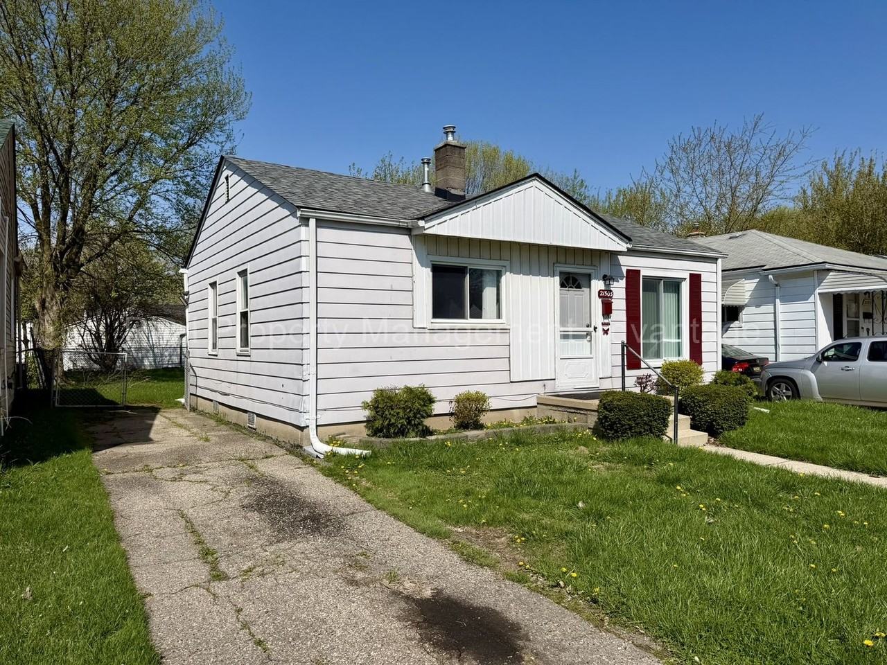 21503 Eastwood Blvd - Photo 2 of 16