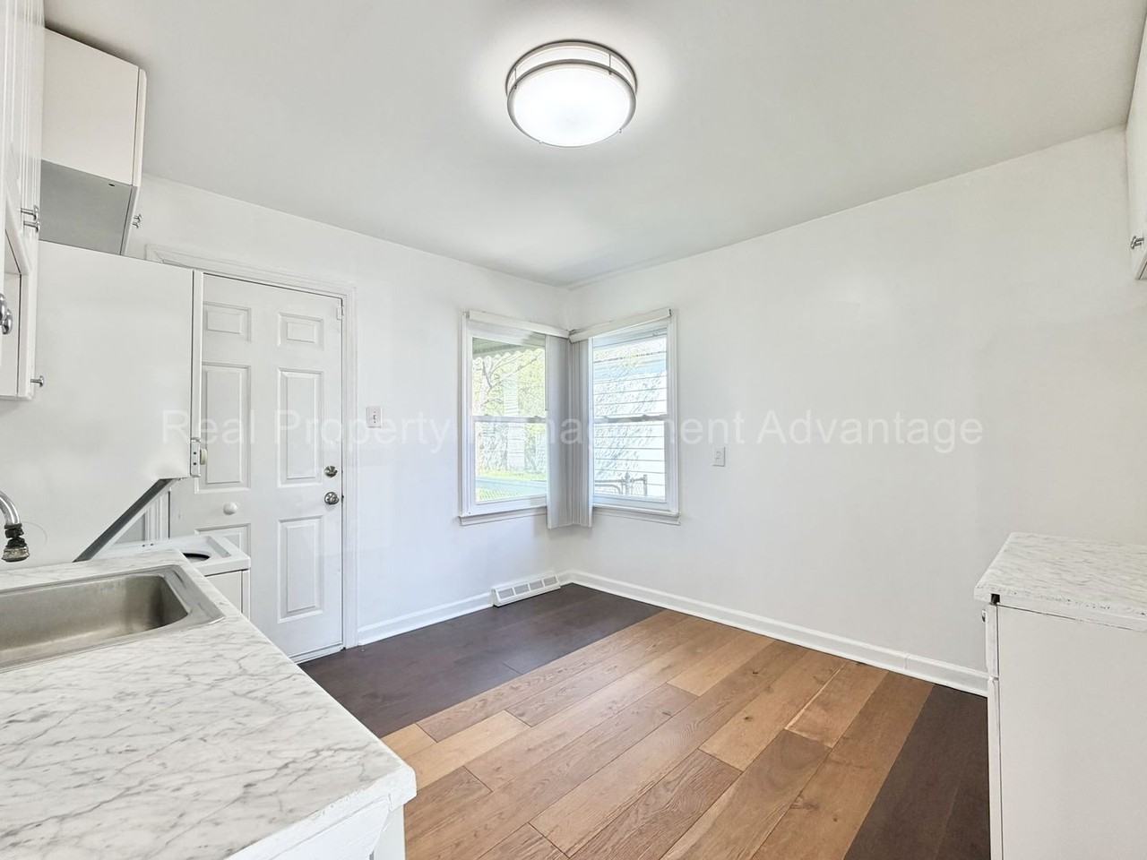 21503 Eastwood Blvd - Photo 5 of 16