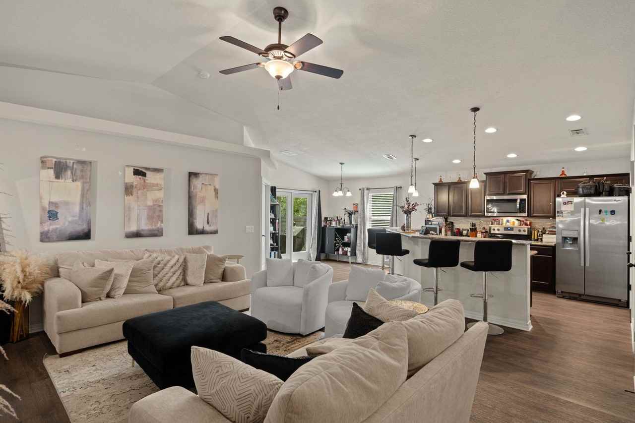 124 Lillian Way - Photo 4 of 20