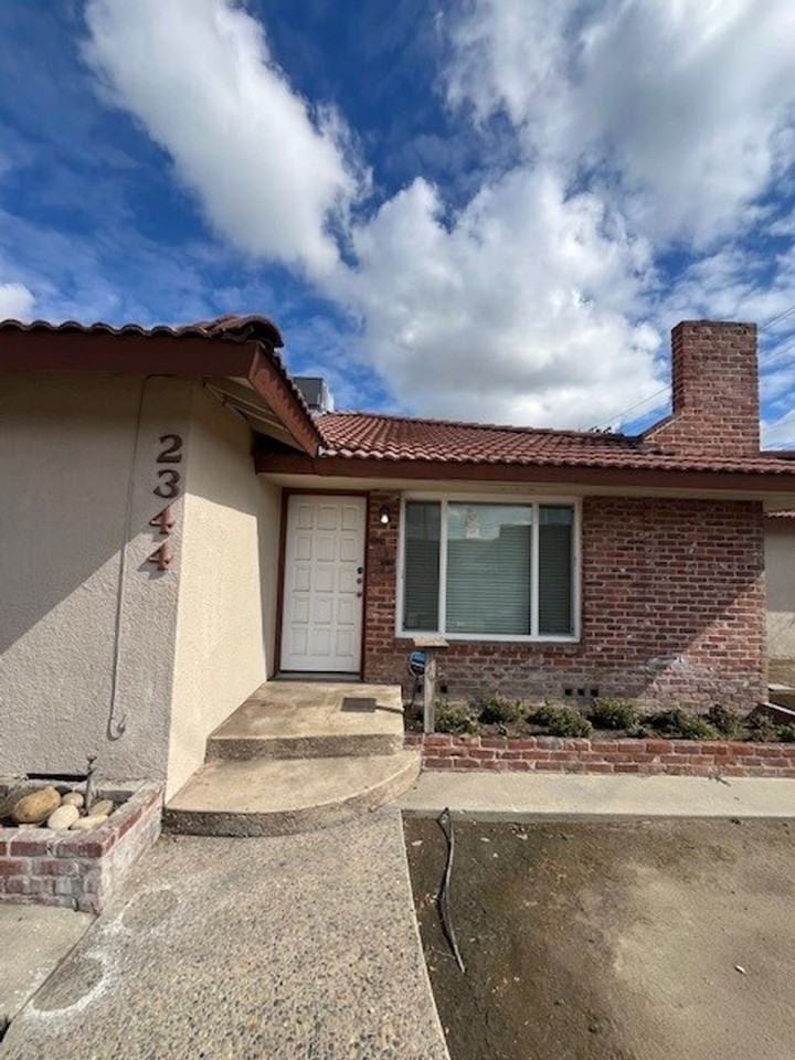 2344 W Walnut Ave - Photo 2 of 13