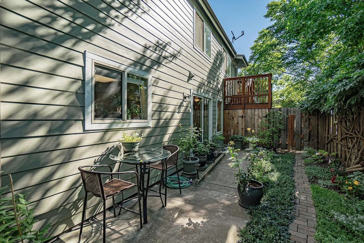 295 Tolman Creek Rd - Photo 2 of 25