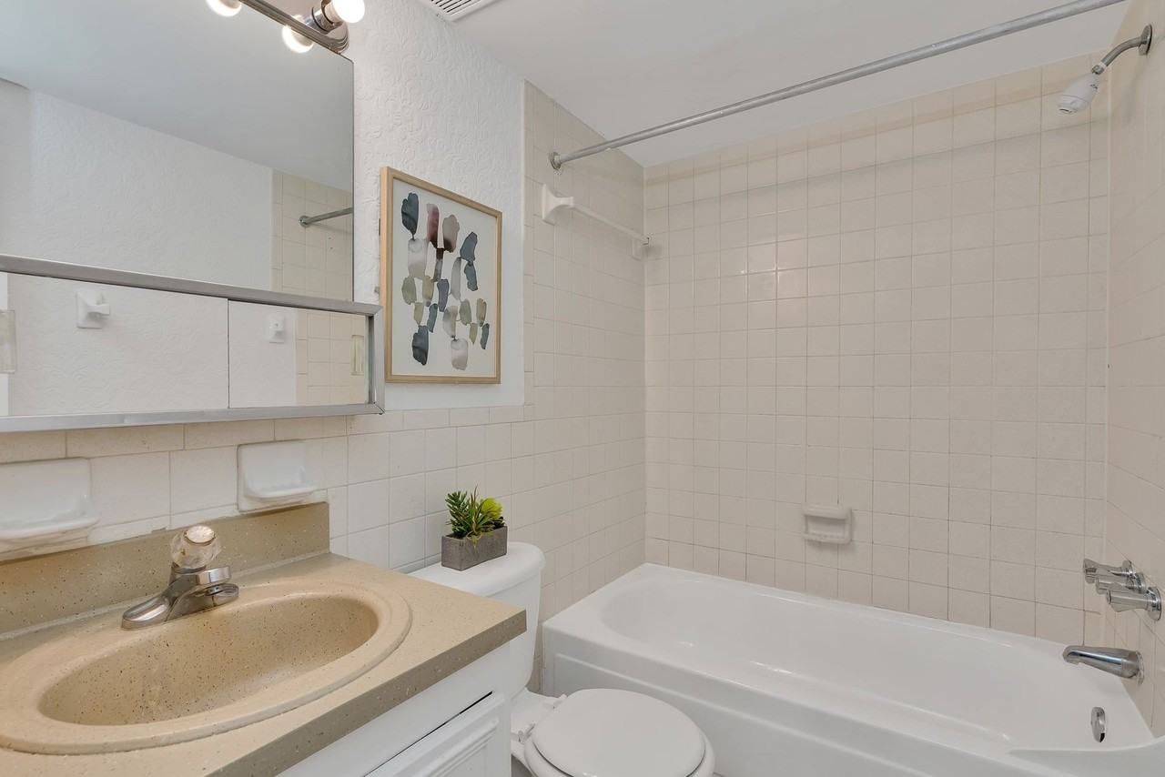 Midship Apartments - Photo 4 of 19