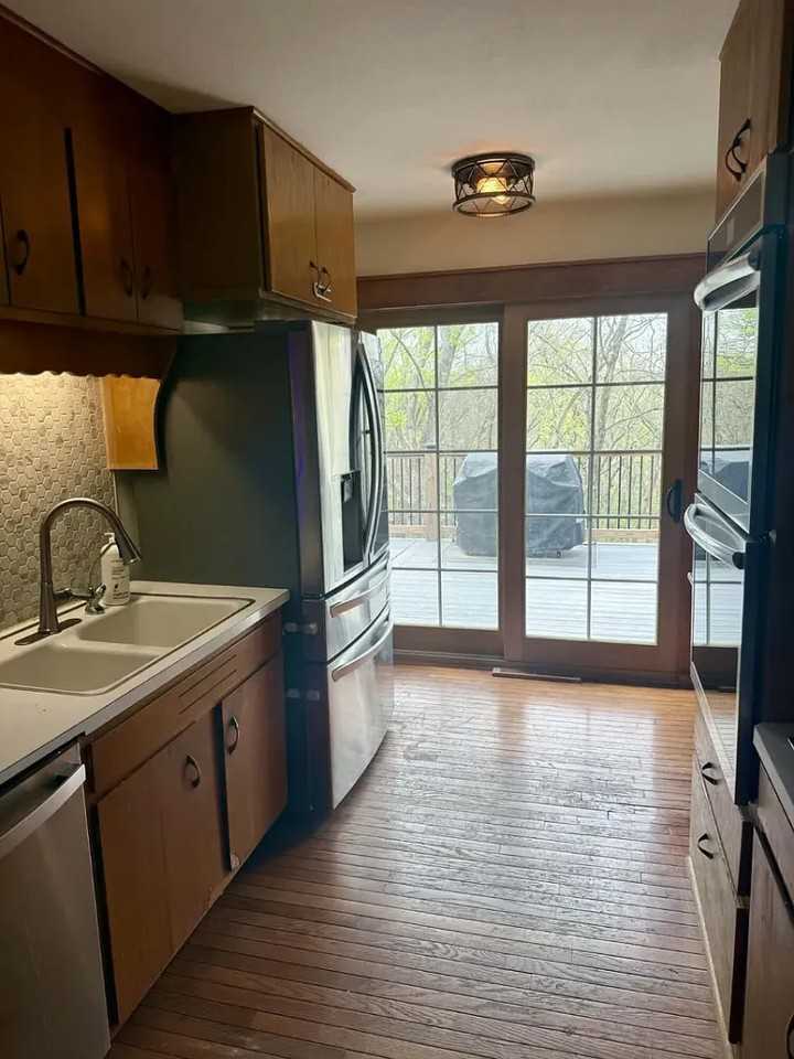 1904 Princeton Dr - Photo 4 of 31