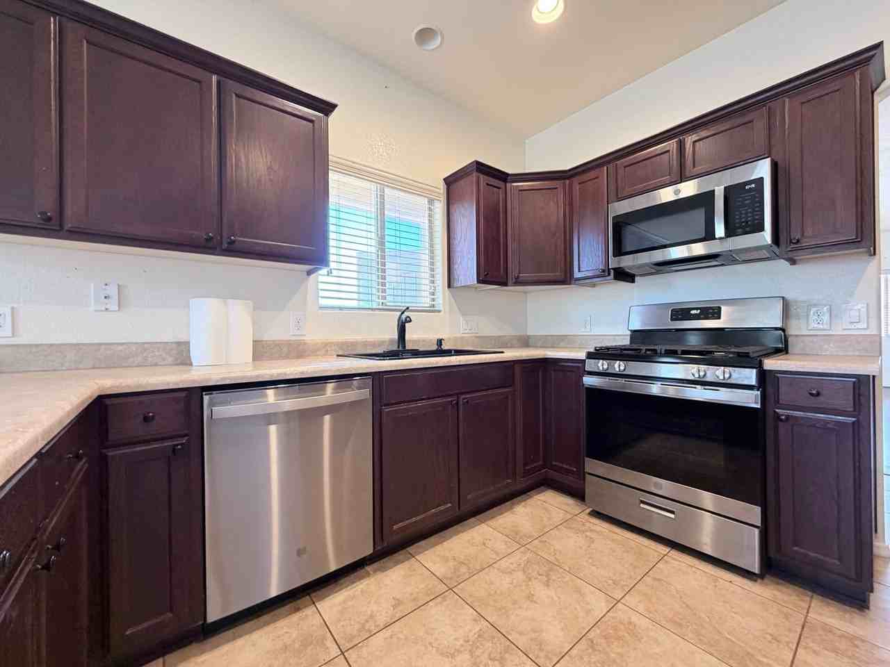 4488 Resort Dr - Photo 6 of 26