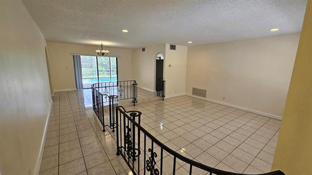 9220 9220 SW 56th Street St - Photo 4 of 21