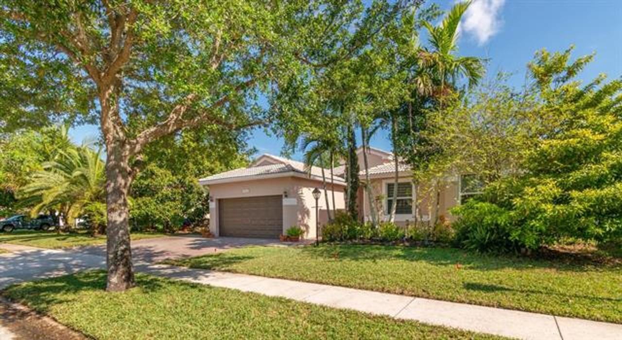 12843 12843 NW 18th Court Ct - Photo 2 of 35