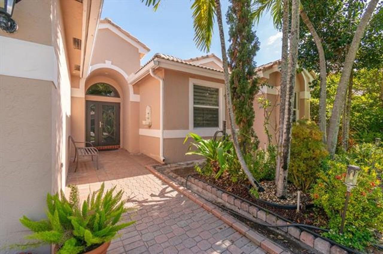 12843 12843 NW 18th Court Ct - Photo 4 of 35