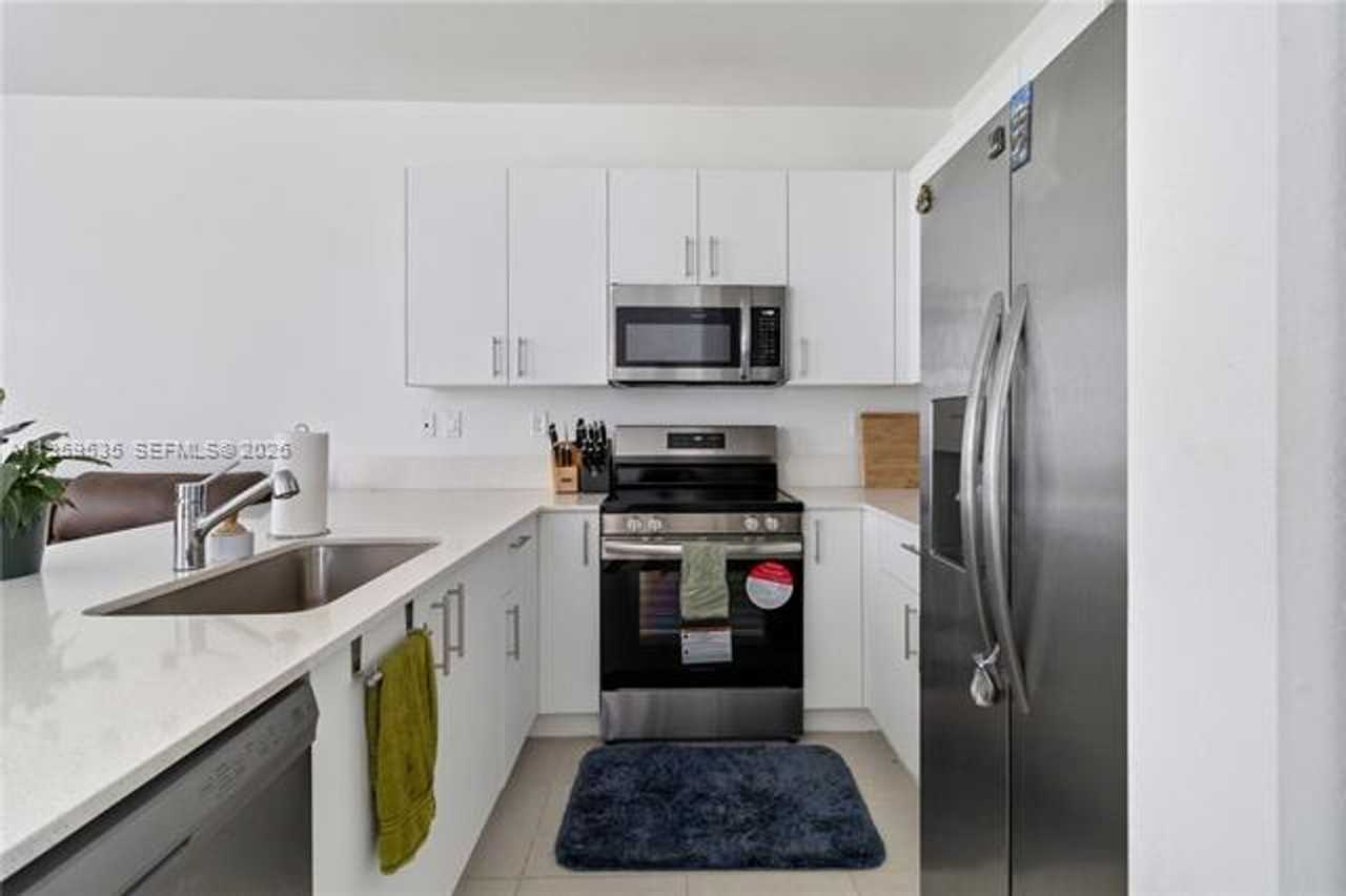 760 760 SE 13th Ct th 760 - Photo 3 of 31