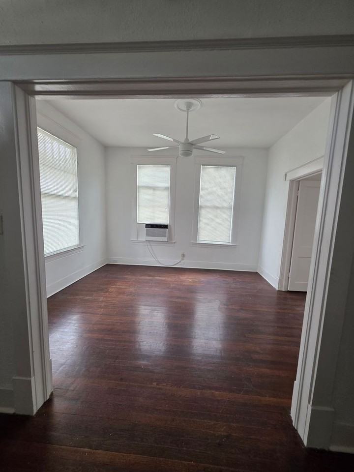 1809 Avenue O 1/2 #1 - Photo 6 of 9