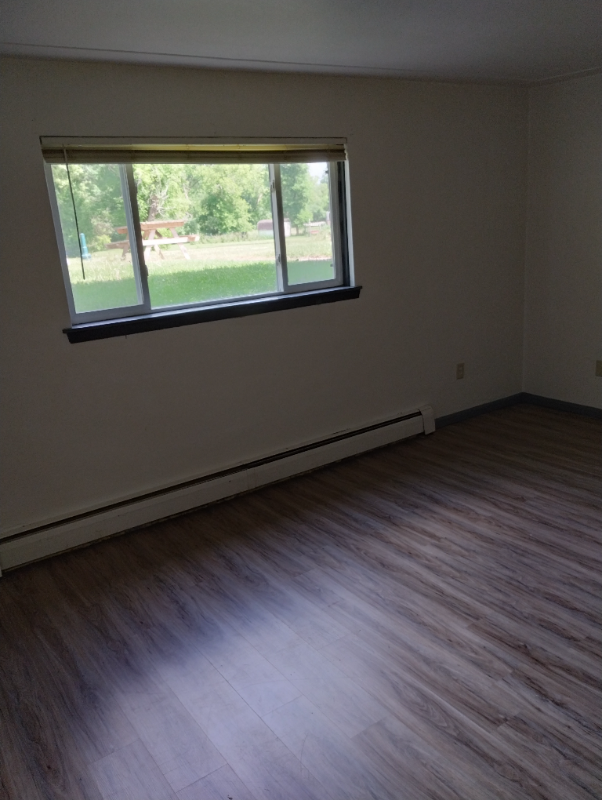 320 4th St Se #1 - Photo 4 of 14