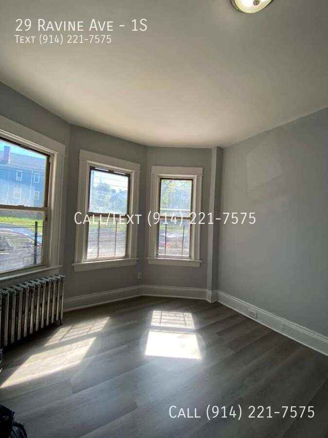29 Ravine Ave #1S