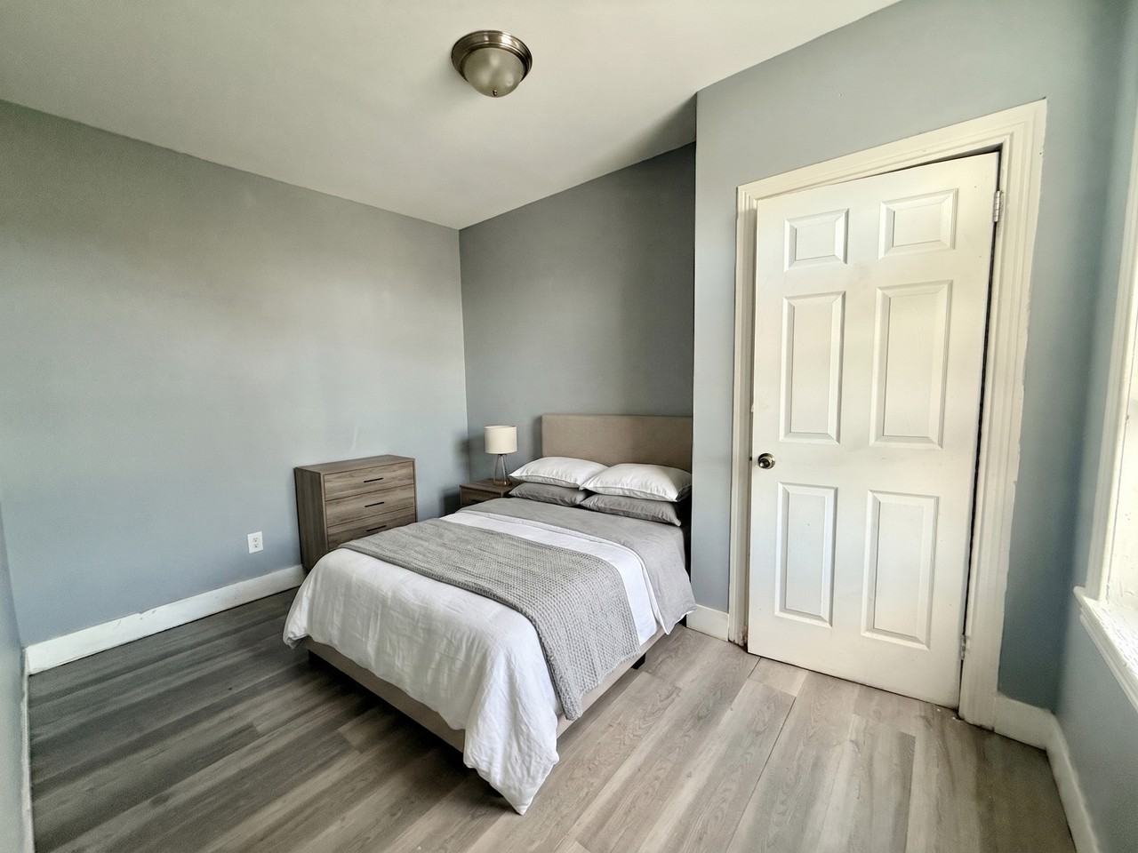 5210 Master St #2 - Photo 4 of 5