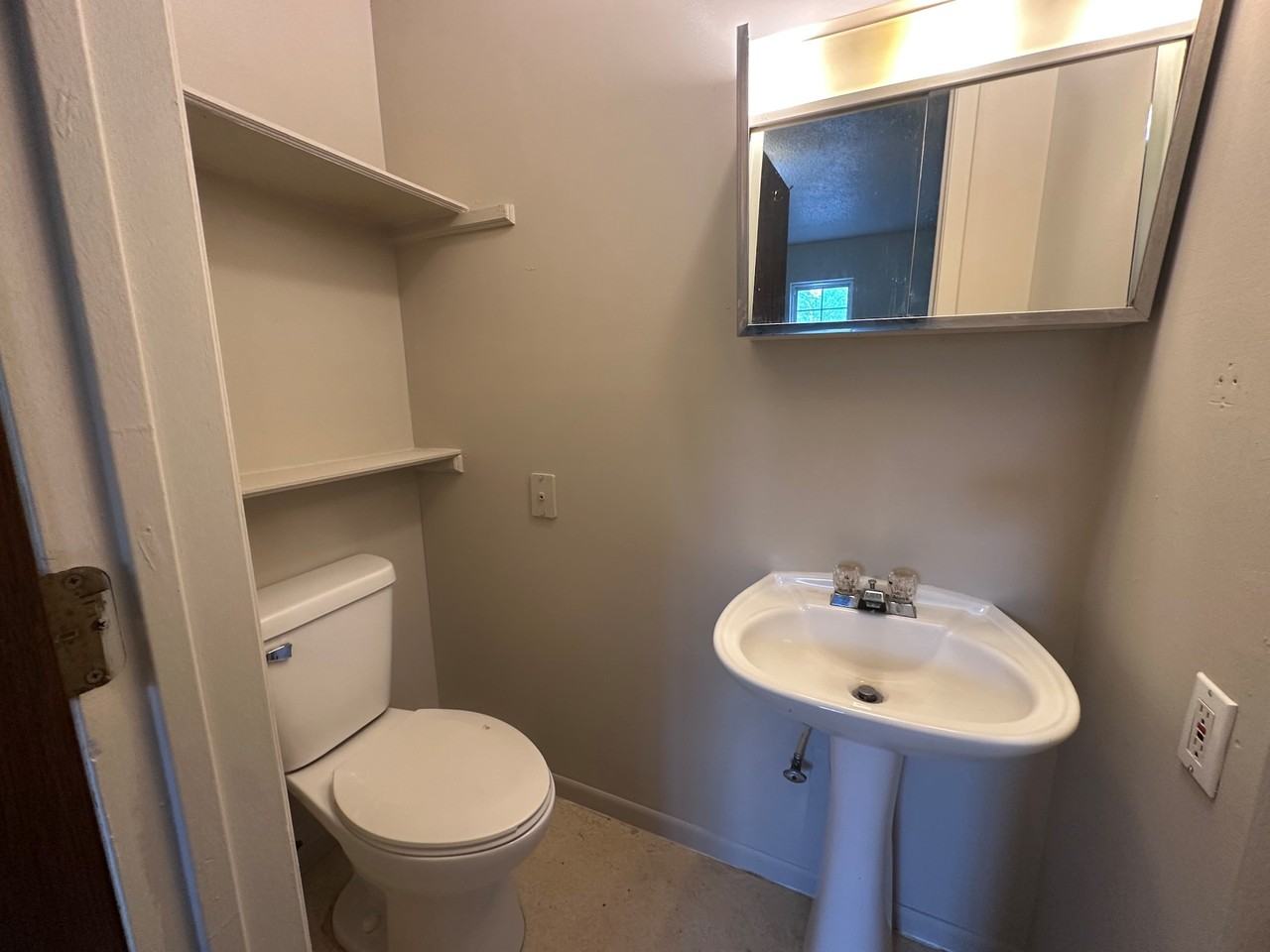 15986 Arrowhead Rd ## 3 - Photo 3 of 15