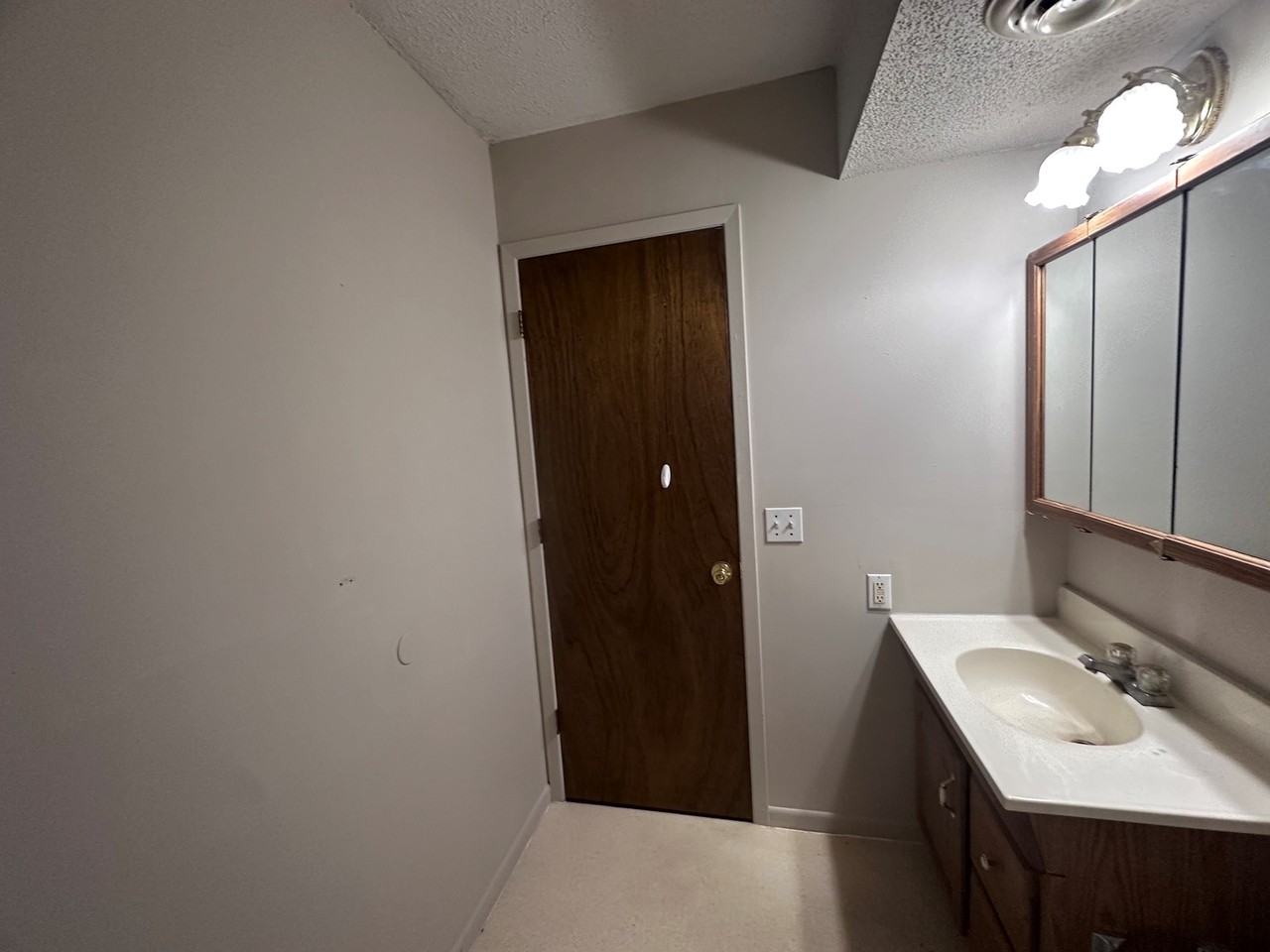 15986 Arrowhead Rd ## 3 - Photo 6 of 15