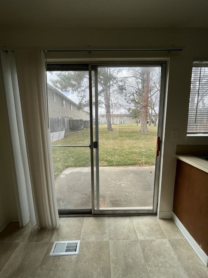 118 Colby Court Ln - Photo 4 of 13