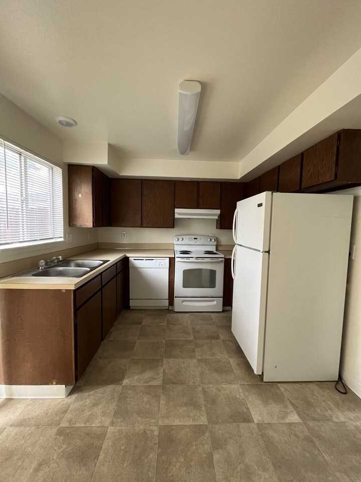 118 Colby Court Ln - Photo 5 of 13