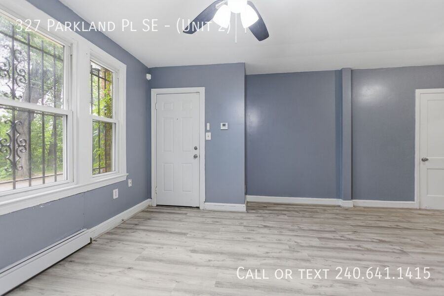 327 Parkland Pl Se #2