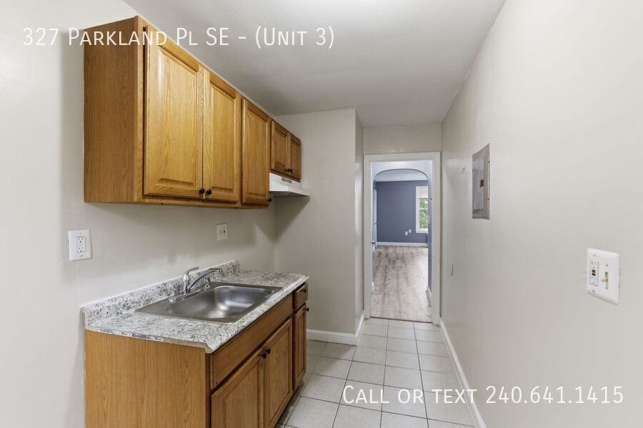 327 Parkland Pl Se #3 - Photo 5 of 11