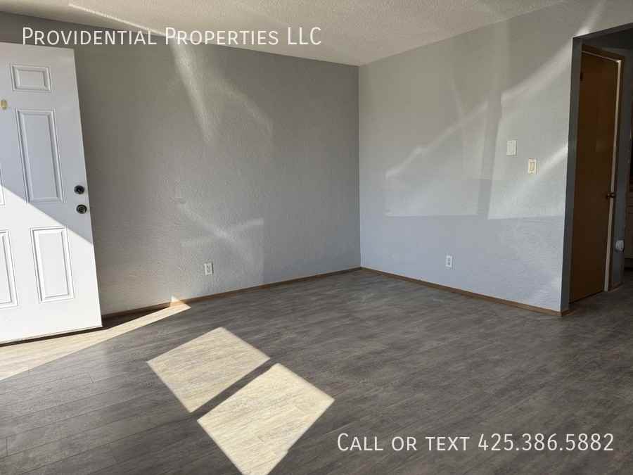 1122 Lafayette St S #4 - Photo 2 of 16