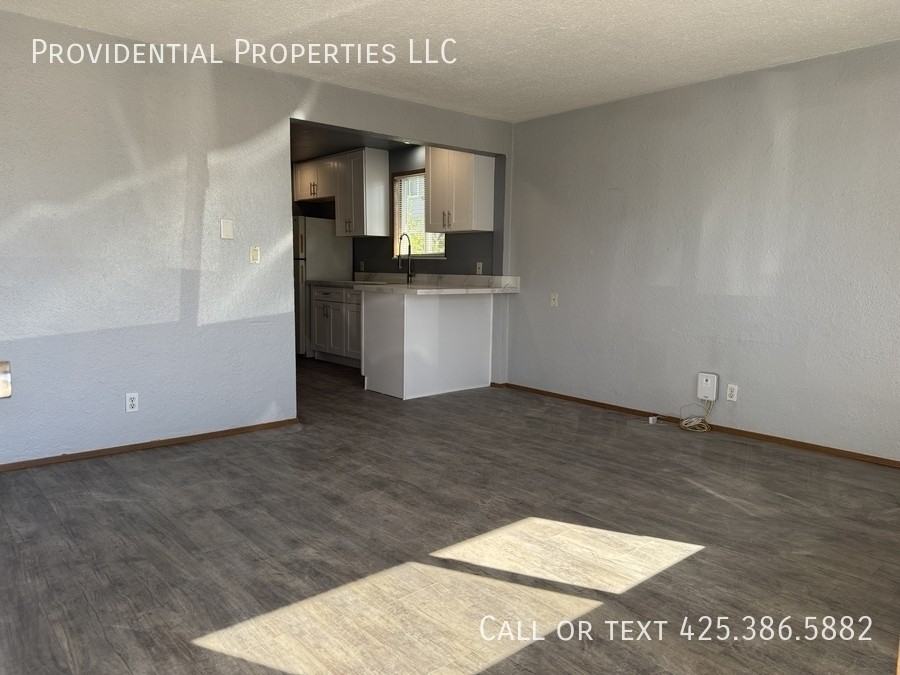 1122 Lafayette St S #4 - Photo 3 of 16