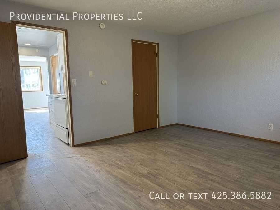 1122 Lafayette St S #4 - Photo 7 of 16