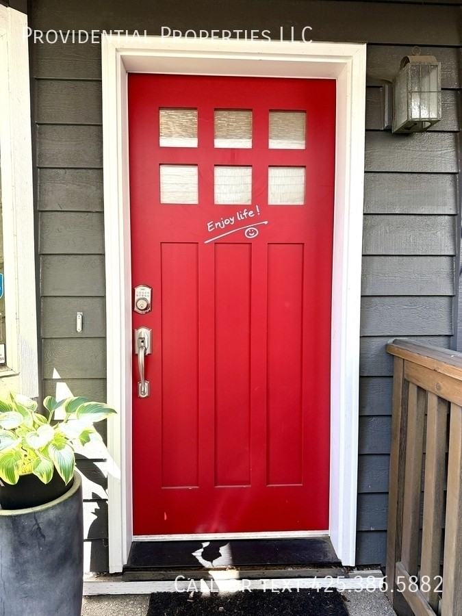 2229 Boylston Ave E #A - Photo 2 of 19