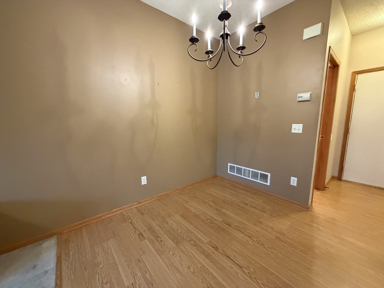 11007 Oak Grove Cir #B - Photo 5 of 23