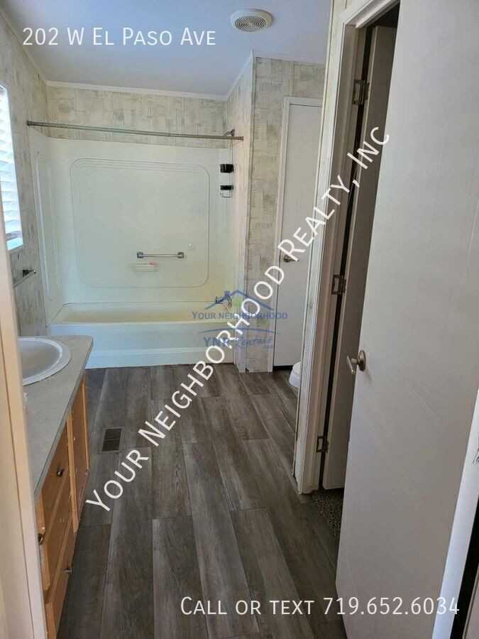 202 W El Paso Ave - Photo 5 of 8