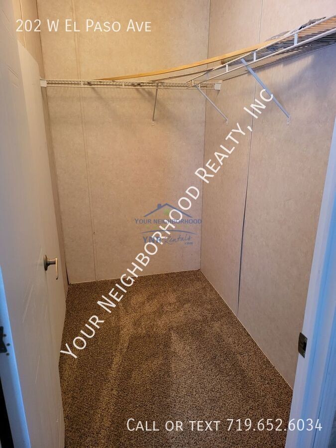 202 W El Paso Ave - Photo 7 of 8