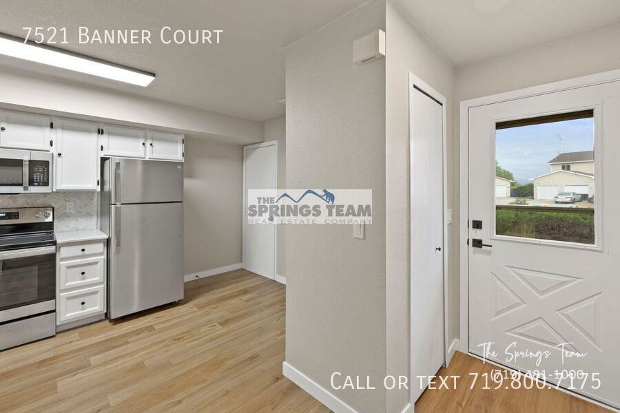 7521 Banner Ct - Photo 6 of 31