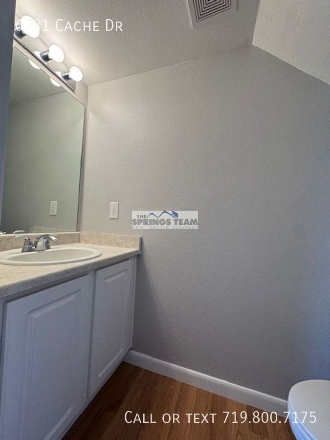 6381 Cache Dr - Photo 4 of 22