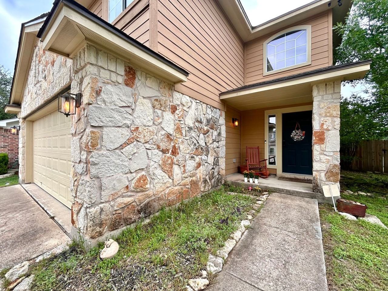 14801 Falling Stone Ln - Photo 2 of 34