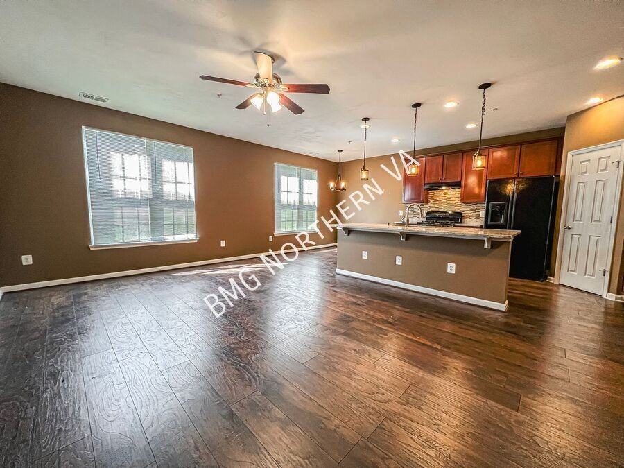 9535 Center St - Photo 5 of 36