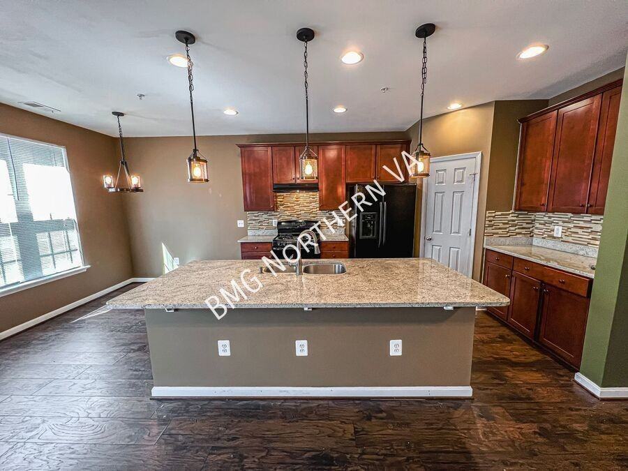 9535 Center St - Photo 6 of 36